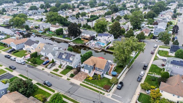 3835 Niami Street, Seaford, NY 11783