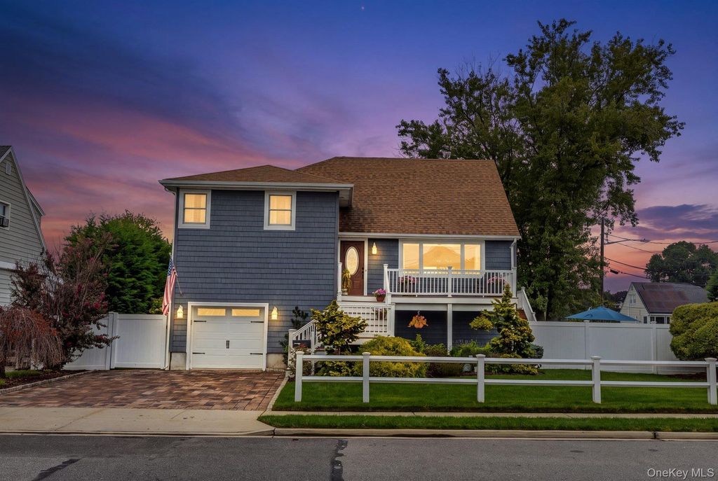 3835 Niami Street, Seaford, NY 11783 — exterior