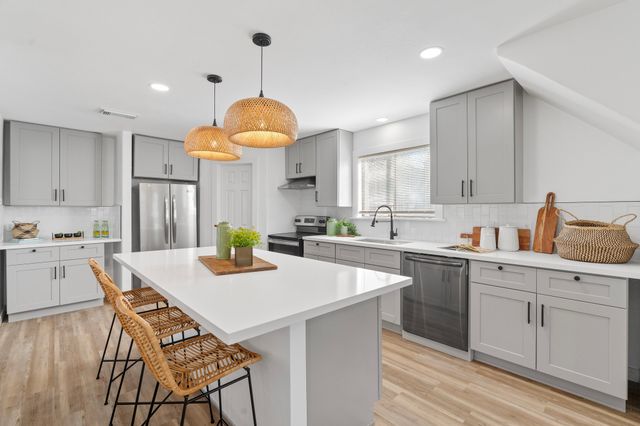 211 Almond Street, Waxahachie, TX 75165