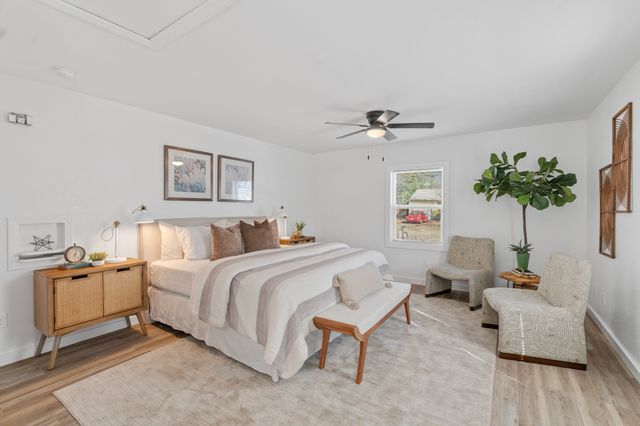 211 Almond Street, Waxahachie, TX 75165