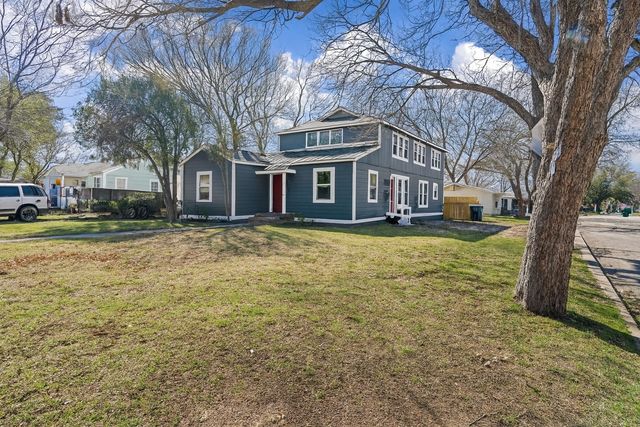 211 Almond Street, Waxahachie, TX 75165