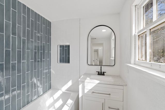 211 Almond Street, Waxahachie, TX 75165