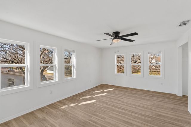 211 Almond Street, Waxahachie, TX 75165