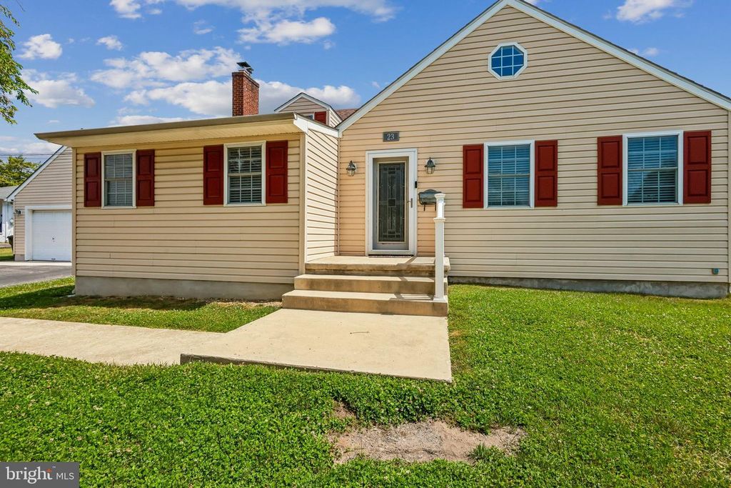 Image 3 of property listing at 23 ALLEN AVE, Medford, NJ 08055