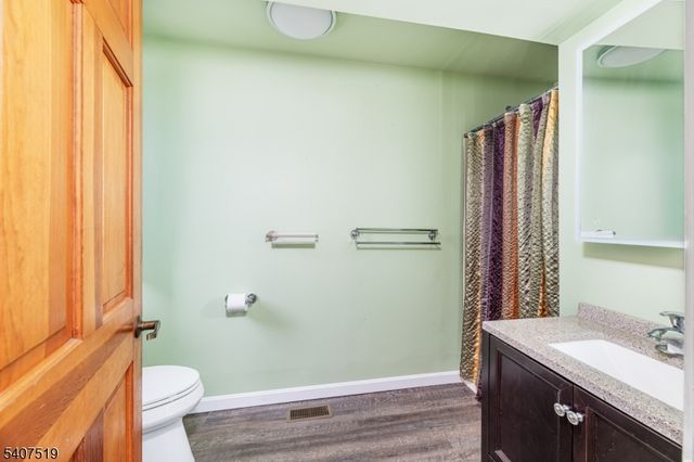 33 Hibler Rd, Green Twp., NJ 07860