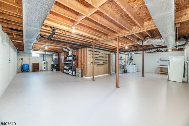 33 Hibler Rd, Green Twp., NJ 07860