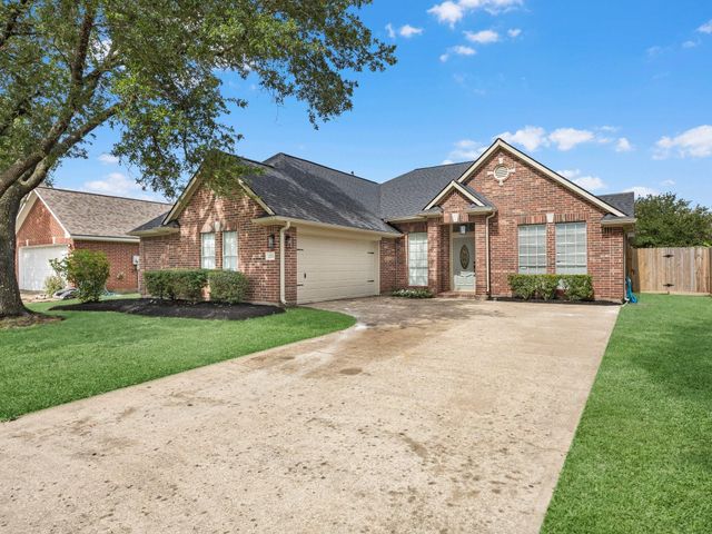 2221 W Van Trease Drive, Deer Park, TX 77536
