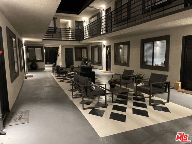 5325 Denny Avenue, North Hollywood (los Angeles), CA 91601