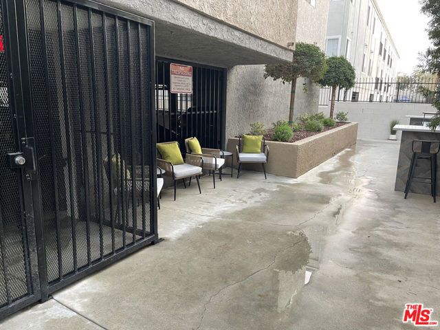 5325 Denny Avenue, North Hollywood (los Angeles), CA 91601