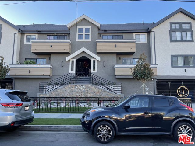 5325 Denny Avenue, North Hollywood (los Angeles), CA 91601
