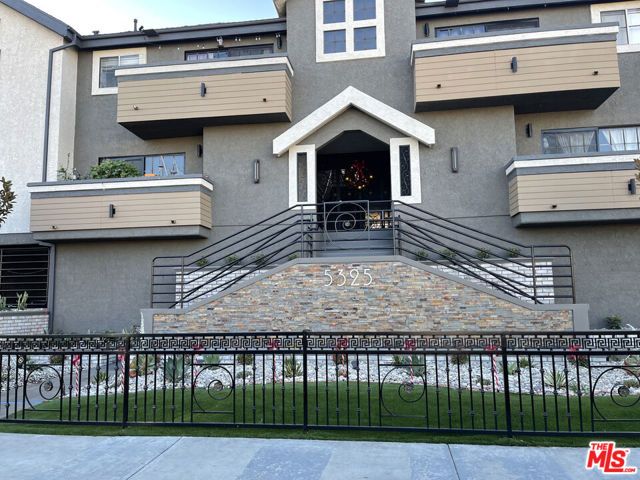 5325 Denny Avenue, North Hollywood (los Angeles), CA 91601