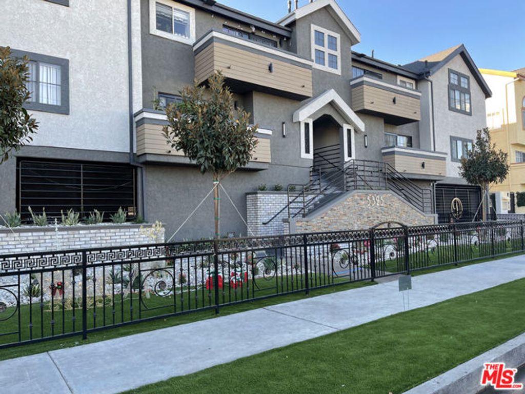 5325 Denny Avenue, North Hollywood (los Angeles), CA 91601