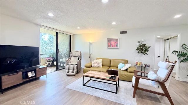4080 Via Marisol 233, Los Angeles, CA 90042