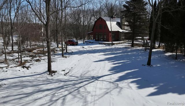 6106 E River Road, Flushing, MI 48433