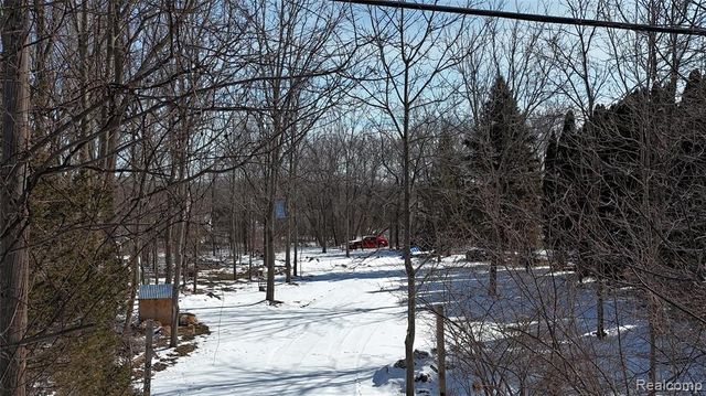 6106 E River Road, Flushing, MI 48433