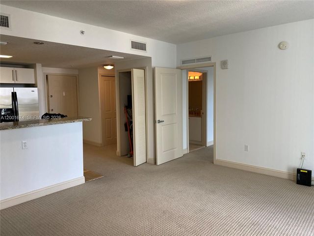 170 SE 14th St 2807, Miami, FL 33131