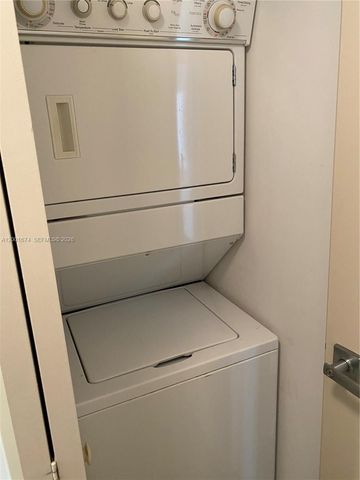 170 SE 14th St 2807, Miami, FL 33131