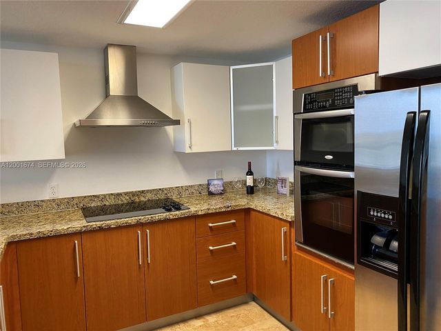 170 SE 14th St 2807, Miami, FL 33131