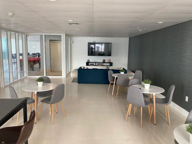 170 SE 14th St 2807, Miami, FL 33131