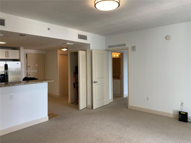 170 SE 14th St 2807, Miami, FL 33131