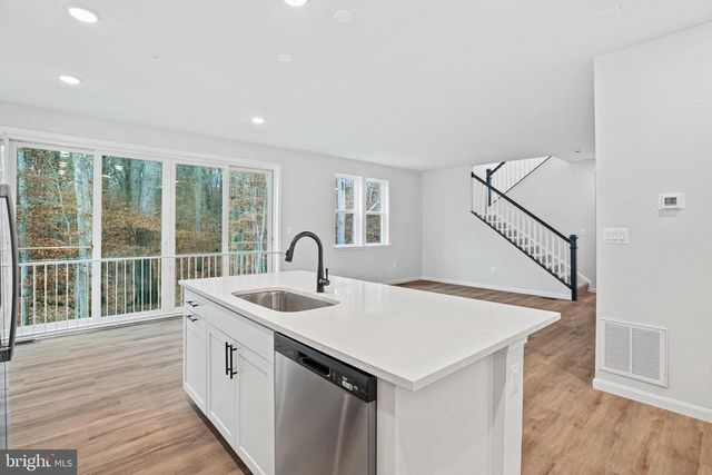 136 CATALPA DR, North East, MD 21901