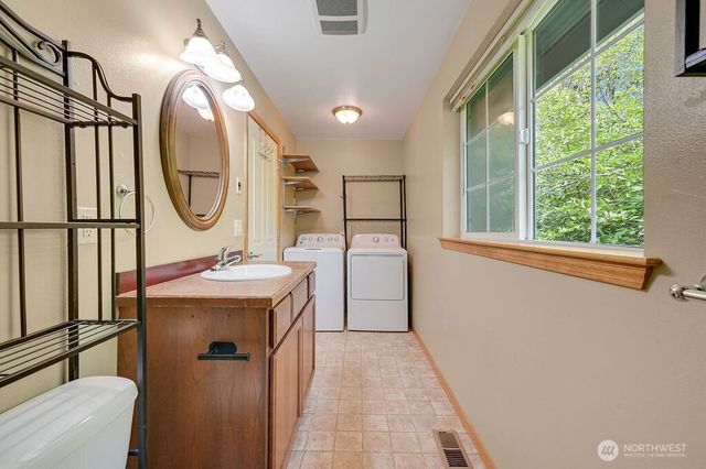 50 Rainier Lane, Port Ludlow, WA 98365