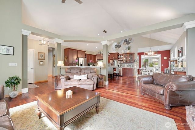 50 Rainier Lane, Port Ludlow, WA 98365