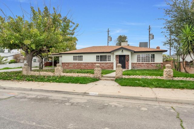 2116 Sylvia Street, Selma, CA 93662