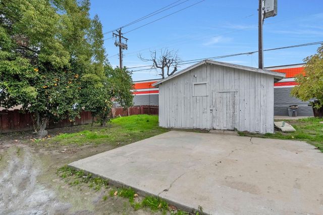 2116 Sylvia Street, Selma, CA 93662