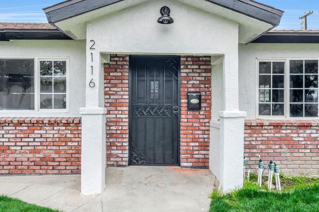 2116 Sylvia Street, Selma, CA 93662