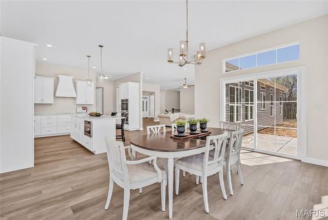 300 Schaper Estates Xing, Foristell, MO 63348