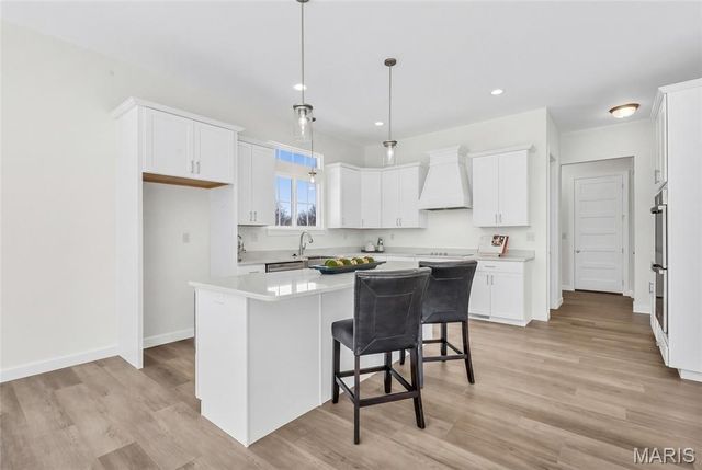 300 Schaper Estates Xing, Foristell, MO 63348