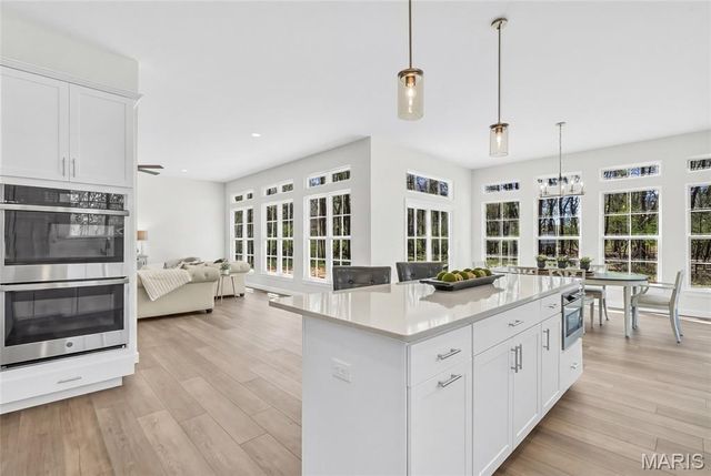 300 Schaper Estates Xing, Foristell, MO 63348