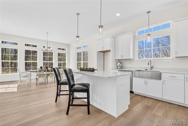 300 Schaper Estates Xing, Foristell, MO 63348
