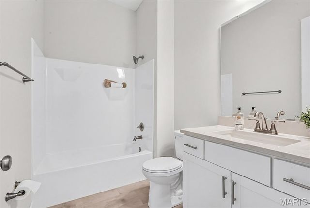 300 Schaper Estates Xing, Foristell, MO 63348