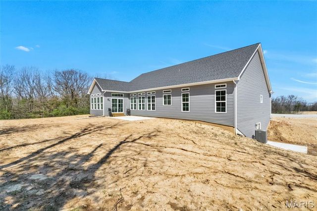 300 Schaper Estates Xing, Foristell, MO 63348
