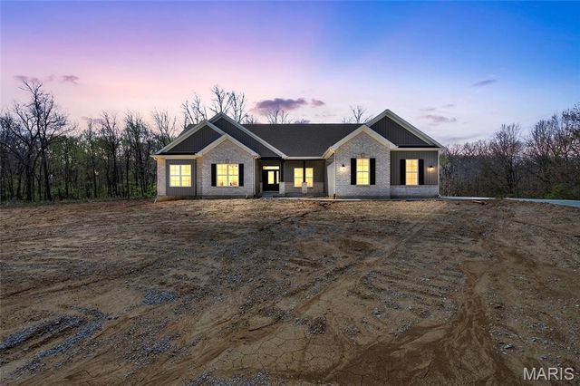 300 Schaper Estates Xing, Foristell, MO 63348