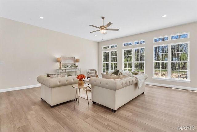 300 Schaper Estates Xing, Foristell, MO 63348