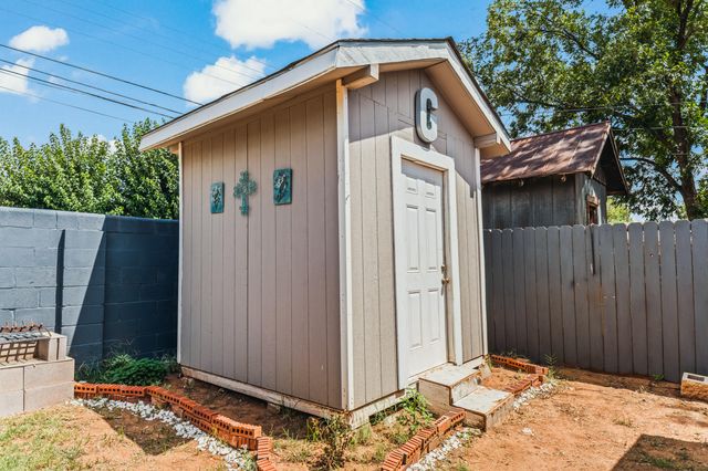 314 N Soland Avenue, Denver City, TX 79323