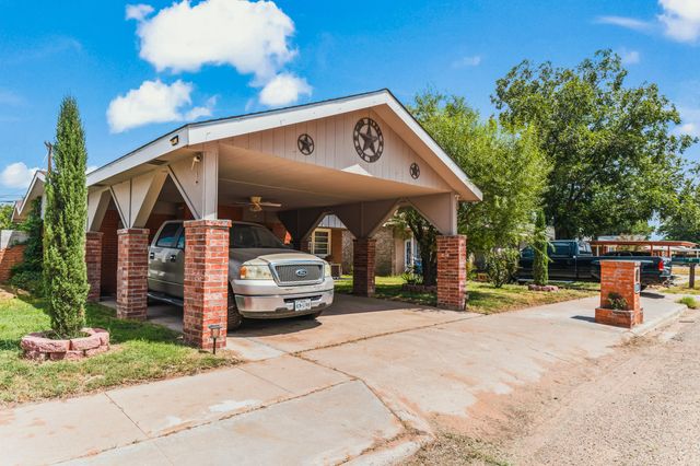 314 N Soland Avenue, Denver City, TX 79323