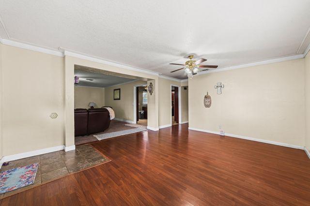 314 N Soland Avenue, Denver City, TX 79323