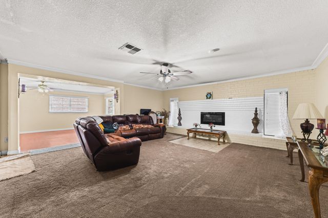 314 N Soland Avenue, Denver City, TX 79323