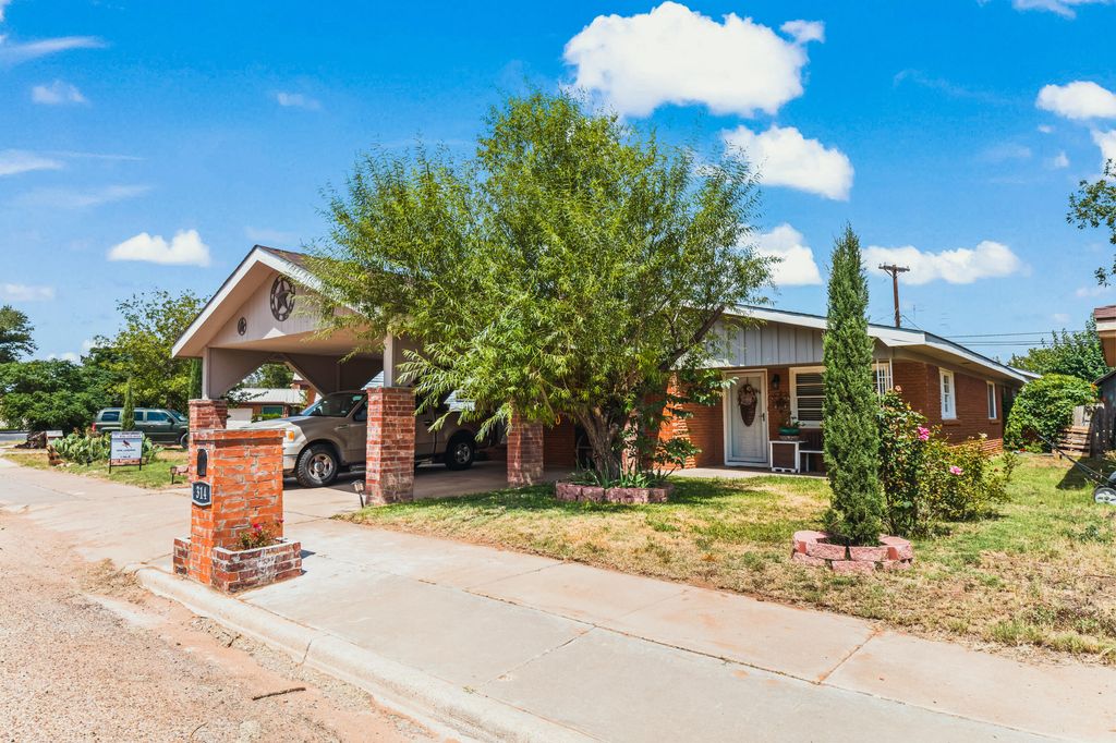 314 N Soland Avenue, Denver City, TX 79323