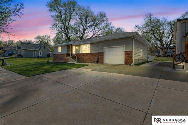 513 Main Street, Louisville, NE 68037
