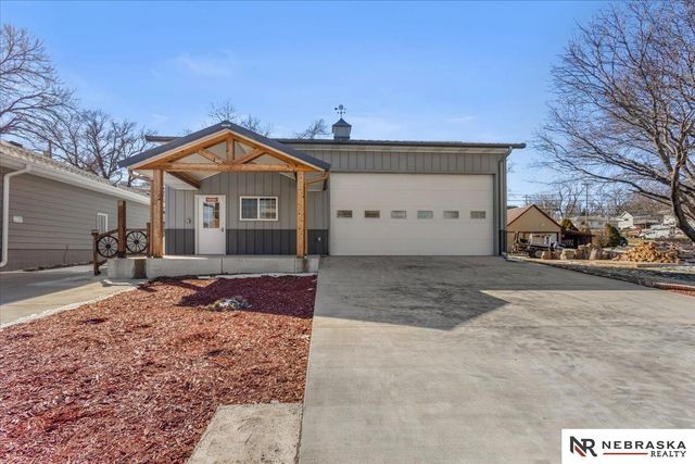 513 Main Street, Louisville, NE 68037
