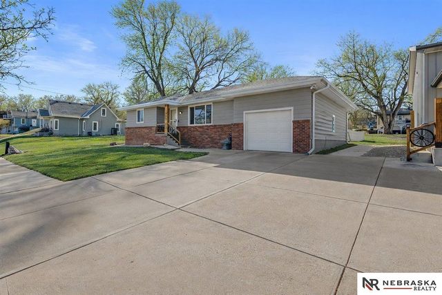 513 Main Street, Louisville, NE 68037