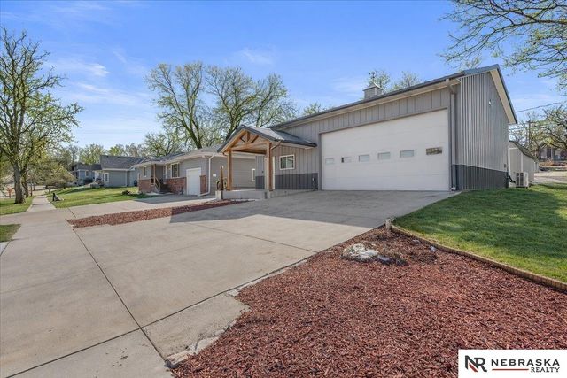 513 Main Street, Louisville, NE 68037