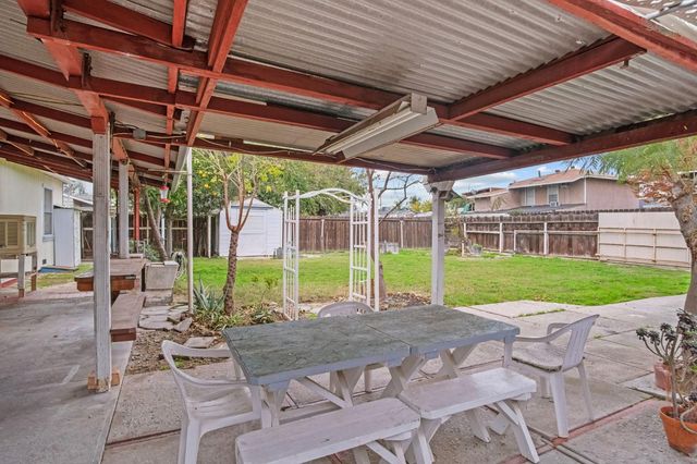 2202 6th St, Ceres, CA 95307