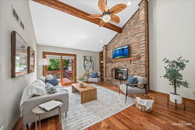 2296 Salisbury Drive, Naperville, IL 60565
