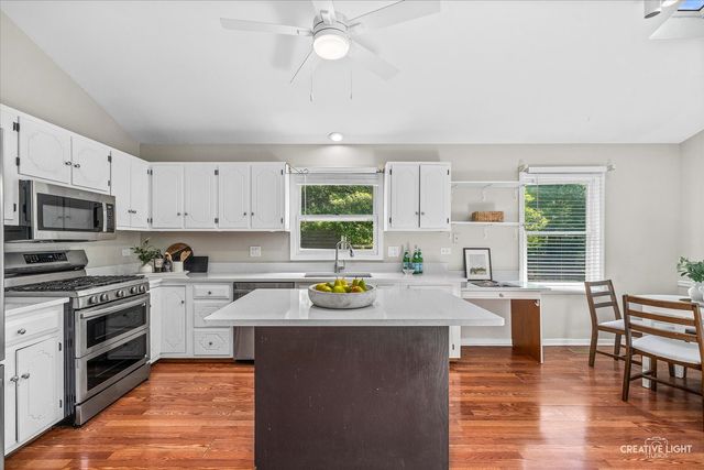 2296 Salisbury Drive, Naperville, IL 60565